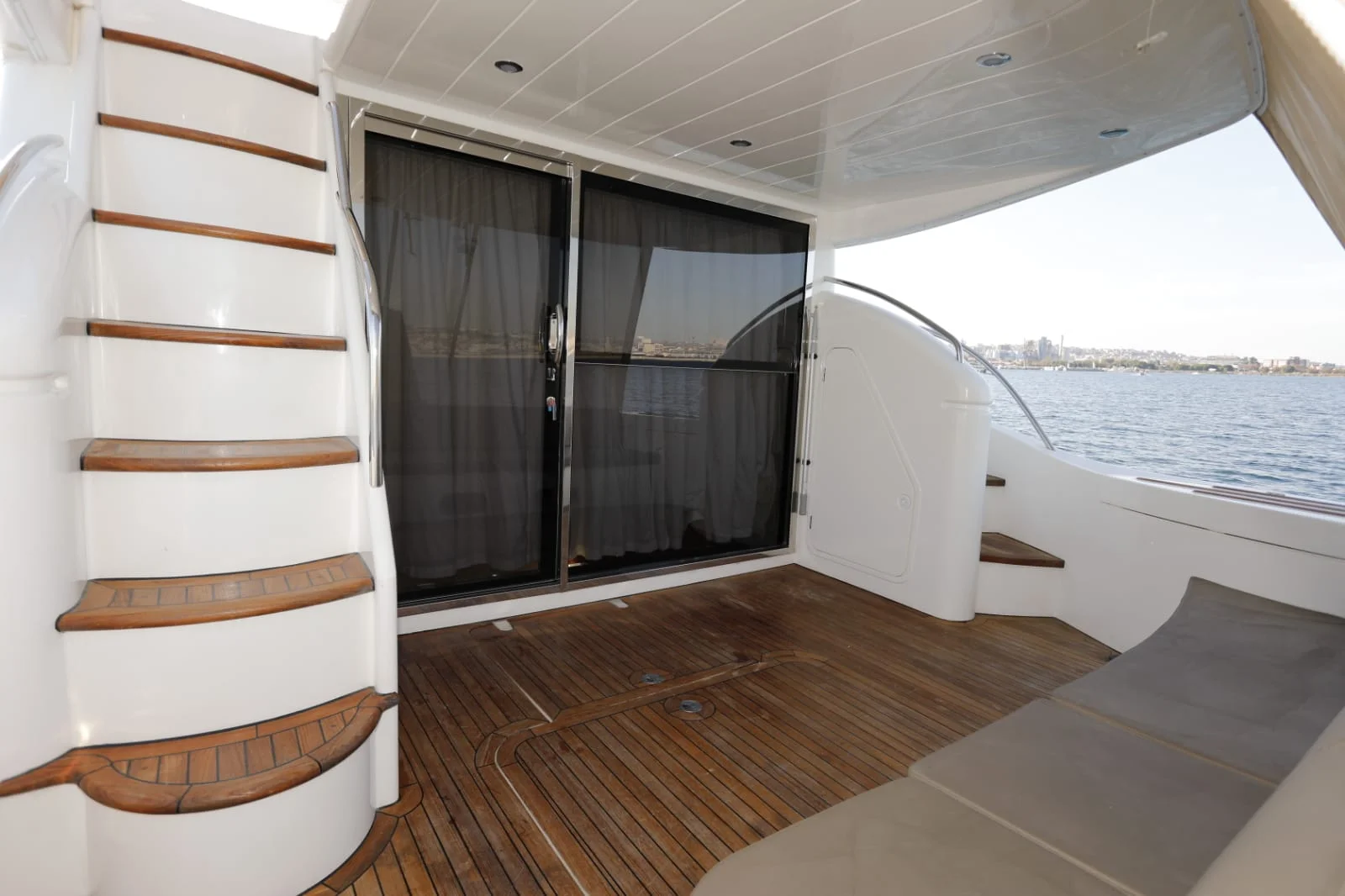 Princess 61
